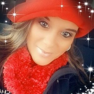 Meet your Posher, Iris